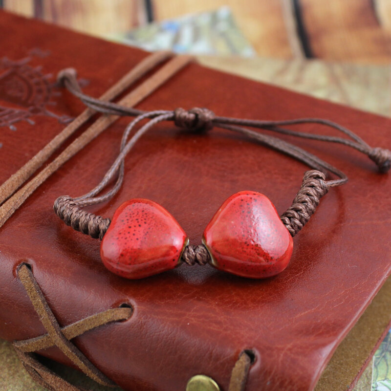 Bransoletka sznurek z ceramicznym sercem