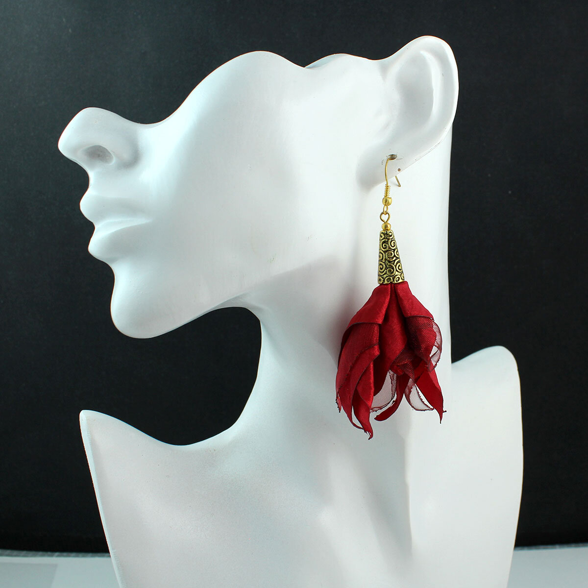 Kolczyki kwiaty Lume Design burgund czerwień Długie kolczyki kwiaty Lume Design burgundowe czerwone antyczne złoto