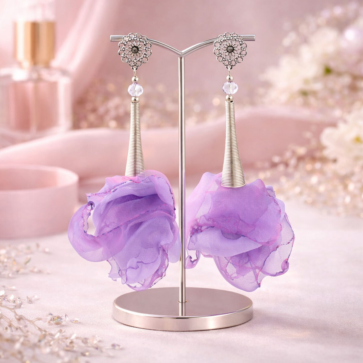 Kolczyki z tkaniny lawendowe lekkie mieniące handmade oksydowane materiałowe kwiaty