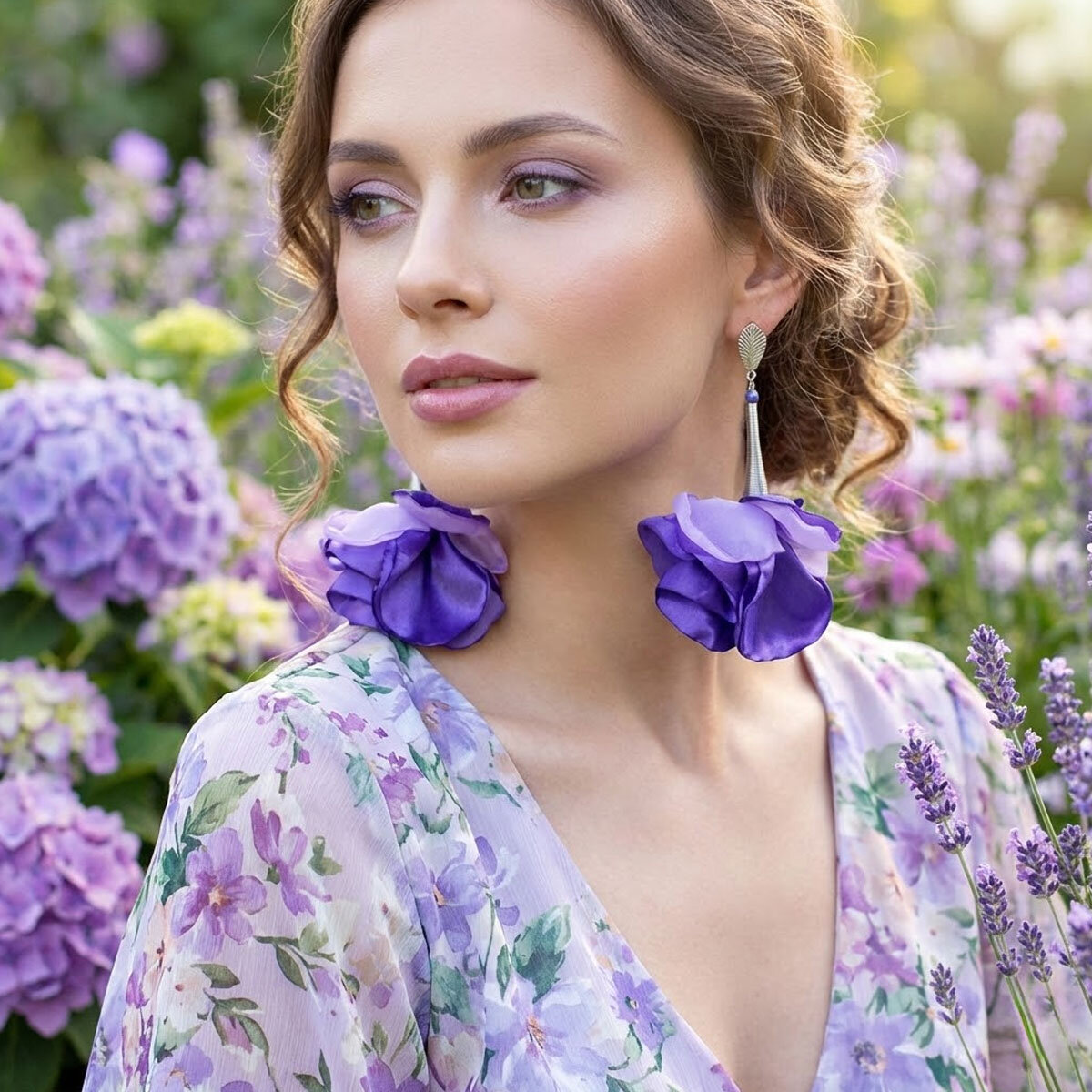 Duże kolczyki z tkaniny fioletowe kwiaty awangardowe srebrne handmade