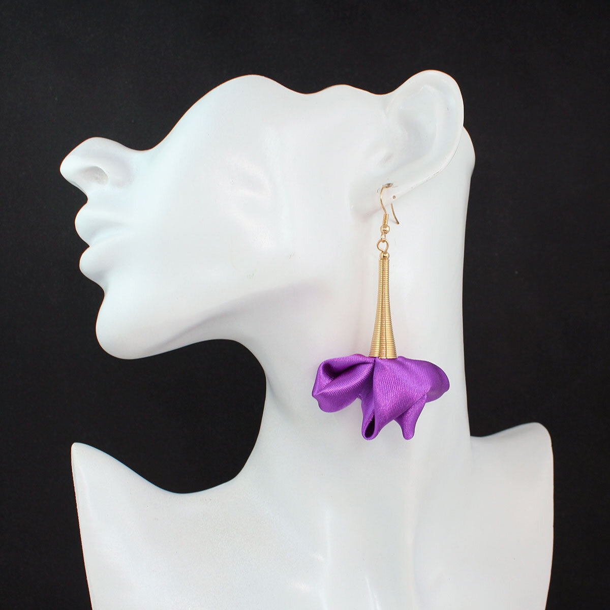 Kolczyki z tkaniny fiolet biskupi długie kwiaty złote KC gold – Lume Design