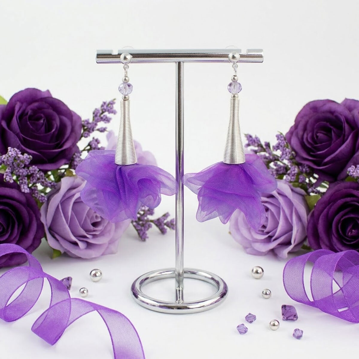 Kolczyki z tkaniny fioletowe z różowym połyskiem kwiaty srebrne sztyft