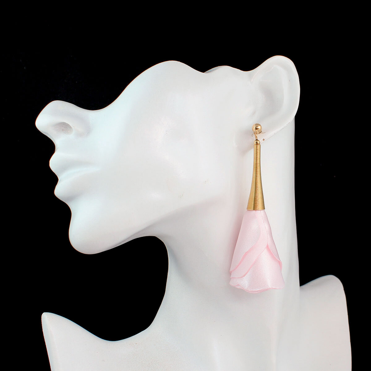 Kolczyki z tkaniny pastelowy róż lekkie długie handmade złote