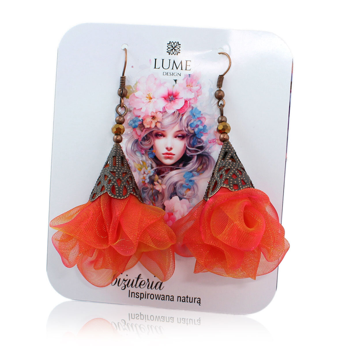 Długie pomarańczowo-różowe kolczyki kwiaty z miedzianym ażurowym elementem.