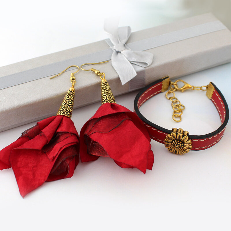 Komplet Biżuterii Silk - Red Passion - kolczyki i bransoletka