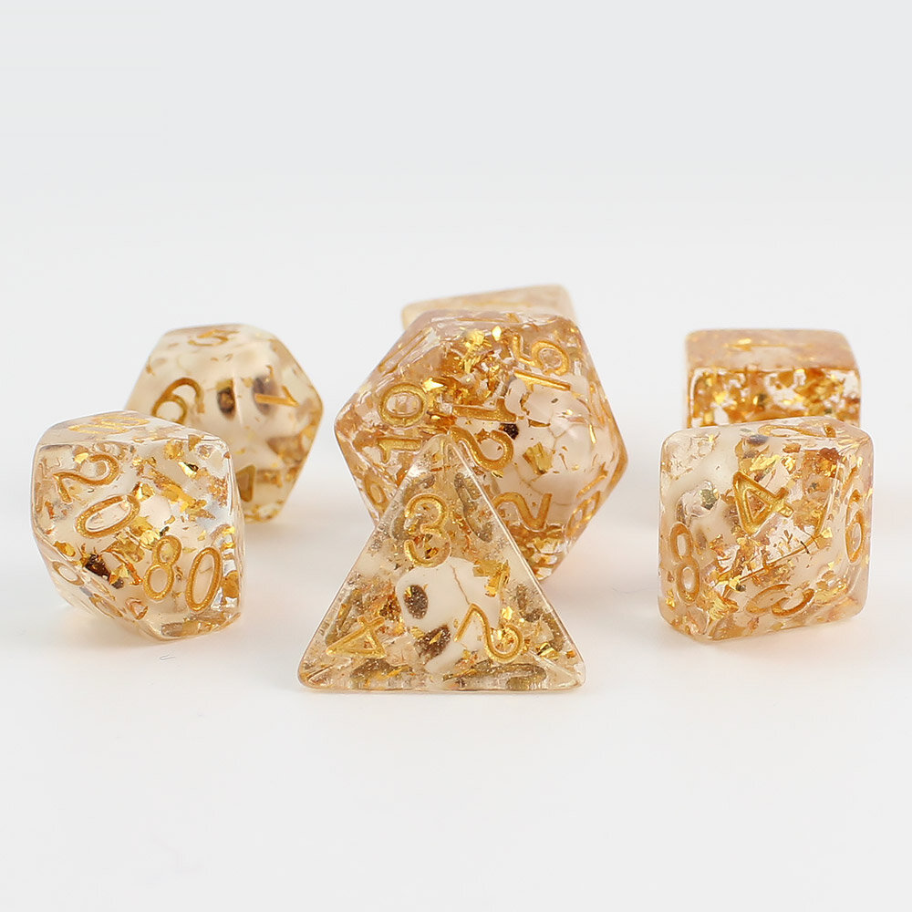Zestaw 7 biało-złotych kości RPG z żywicy o zaokrąglonych krawędziach | Kości Żywiczne Outlet Veiled Skulls Lume Design