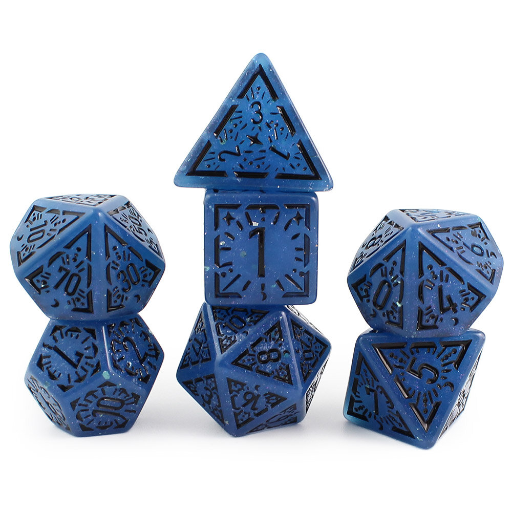 Zestaw 7 granatowych akrylowych kości RPG z czarnymi runami, ramkami i cyframi | Akrylowe Kości Abyssal Runes Lume Design Zestaw 7 granatowych akrylowych kości RPG z czarnymi runami, ramkami i cyframi | Akrylowe Kości Abyssal Runes Lume Design