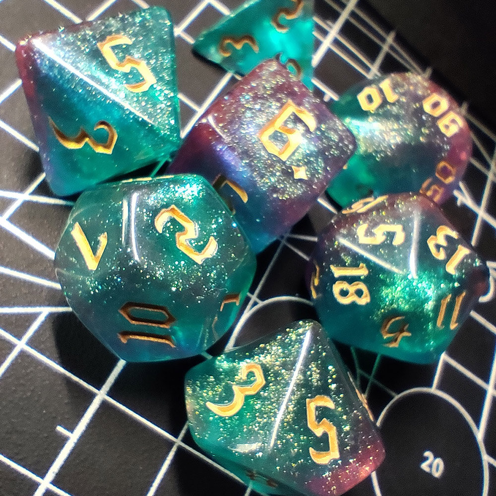 Dwukolorowe kości RPG z brokatem komplet Zestaw kości RPG Aurora Dreams turkusowo-fioletowe z brokatem