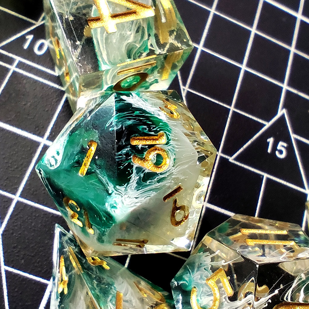 Zestaw kości RPG Sharp Edge Phantom Green z żywicy Zestaw kości RPG Sharp Edge Phantom Green z żywicy