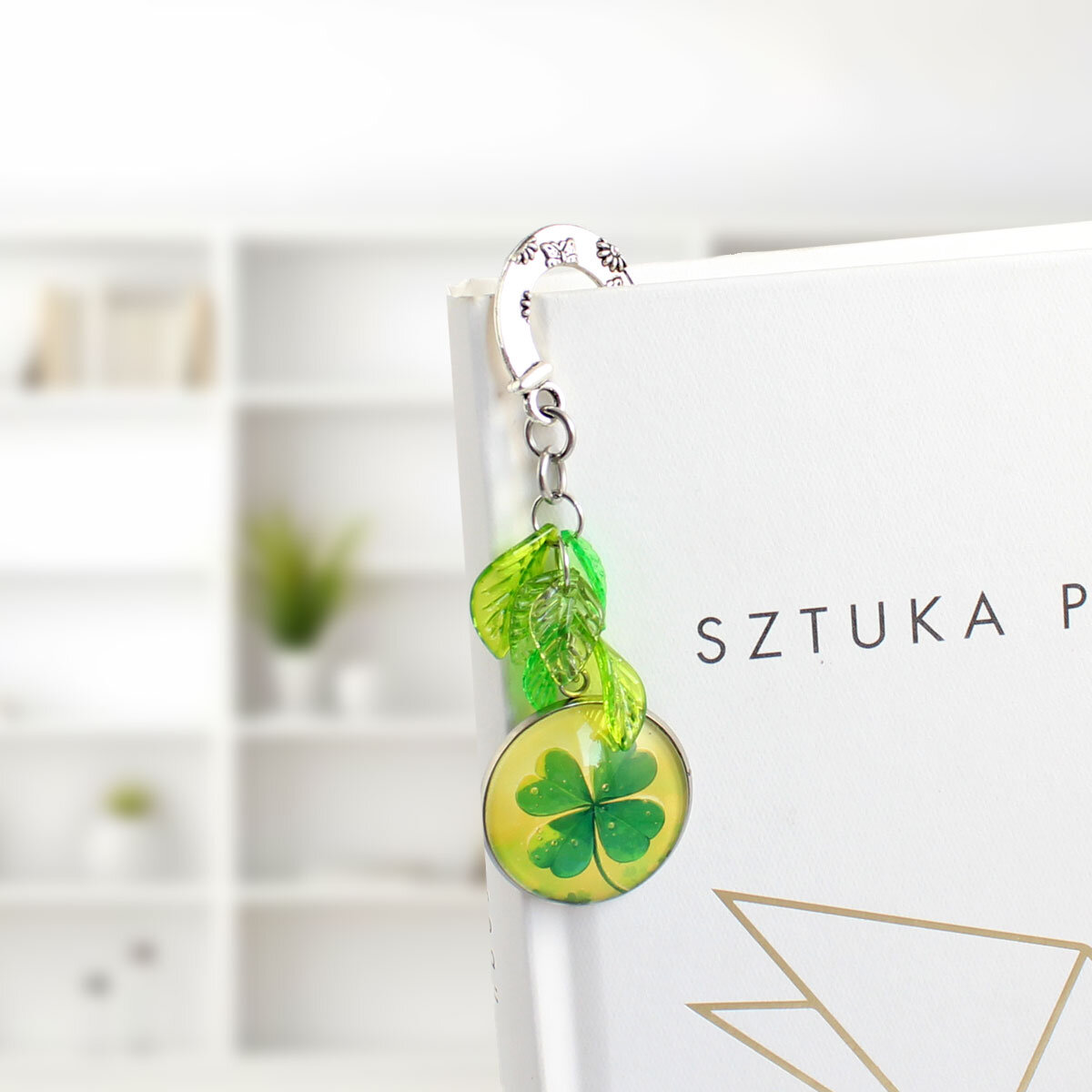 Zakładka do książki czterolistna koniczynka – talizman na szczęście – prezent amulet Zakładka do książki z czterolistną koniczynką na szczęście i akrylowymi listkami
