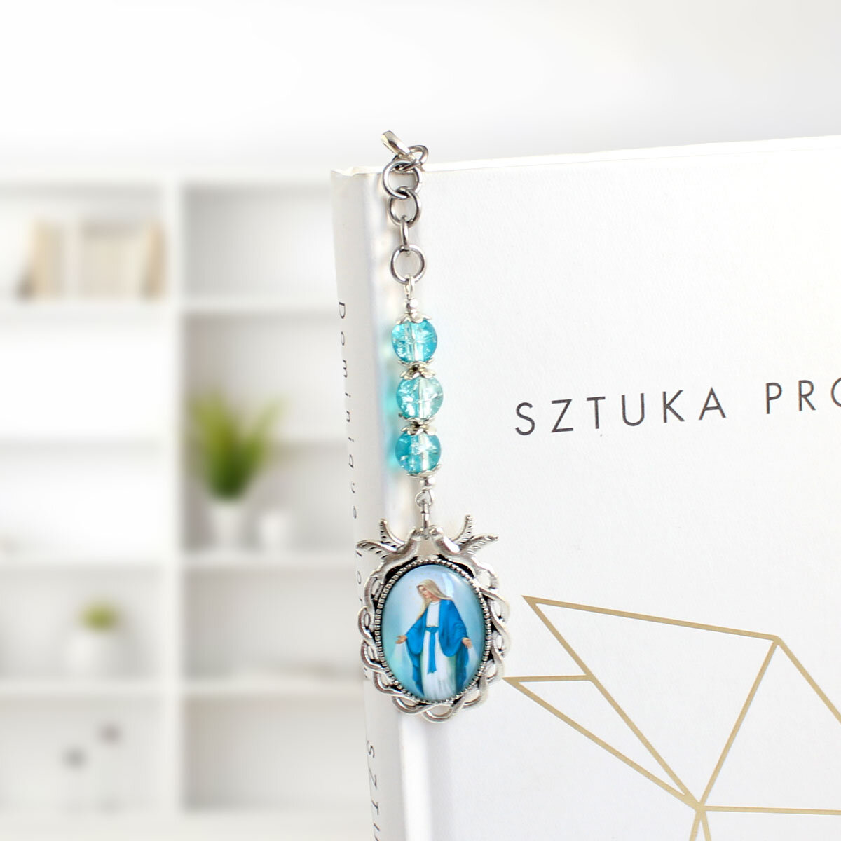 Zakładka do książki z Matką Bożą i niebieskimi koralikami – Lume Design
