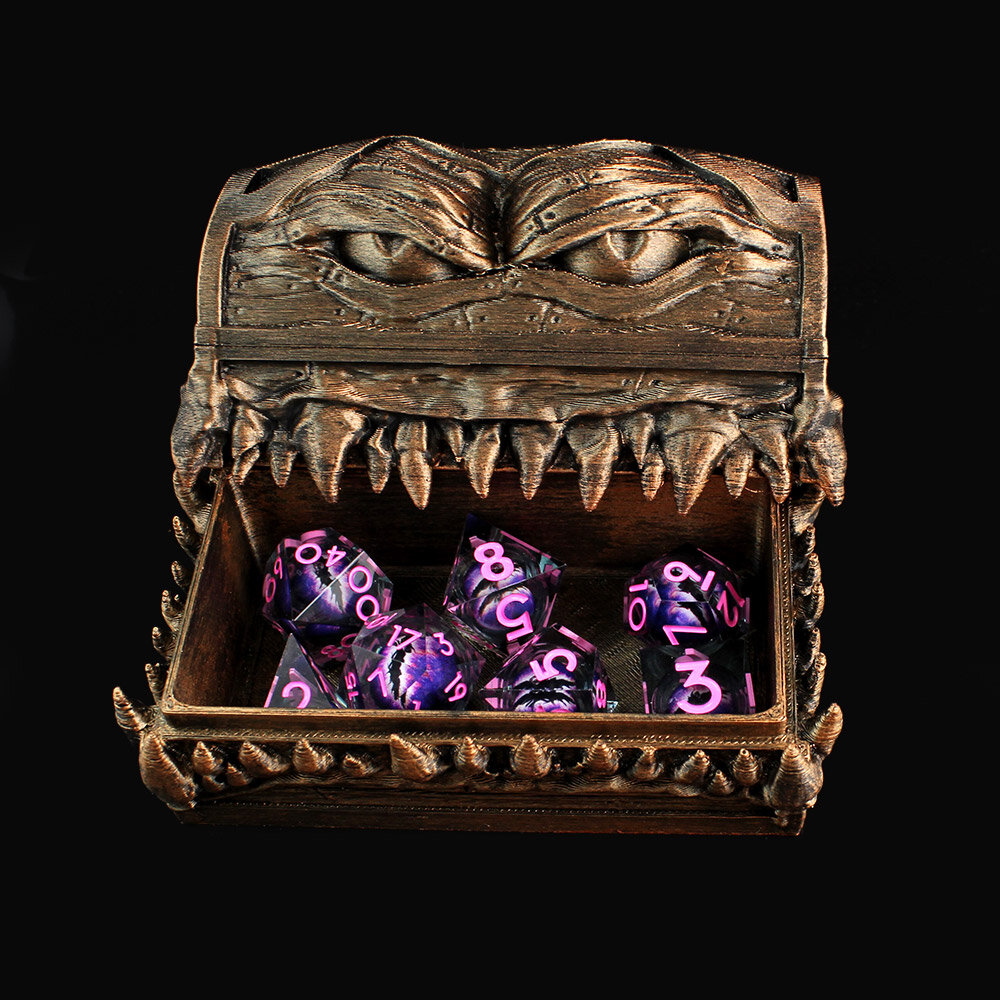 Zestaw 7 kości RPG z dymnej żywicy z ostrymi krawędziami i fioletowym okiem smoka w środku | Kości Liquid Core Violet Wyrm's Eye Lume Design