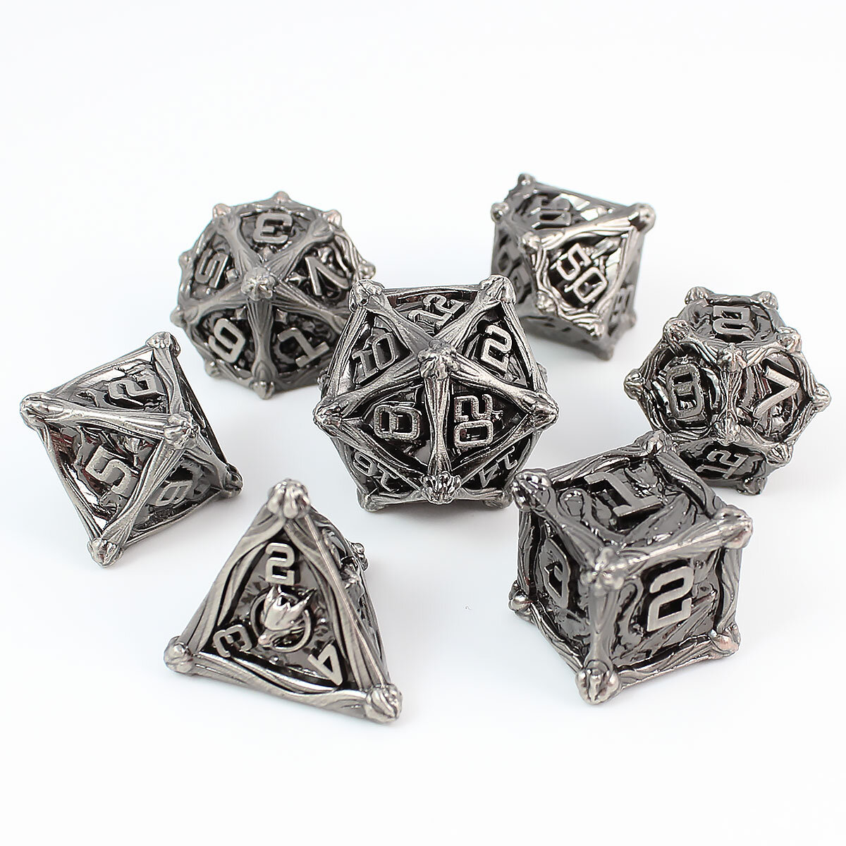 Zestaw ciężkich metalowych kości RPG Iron Dragon's Hoard w kolorze ciemnej stali