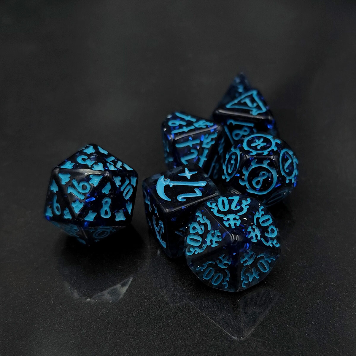 Kości RPG z symbolami – kolekcjonerski zestaw kości wielościennych