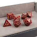 Zestaw 7 akrylowych kości RPG o zaokrąglonych krawędziach w kolorze czerwonego marmuru ze zdobieniami smoków | Akrylowe Kości Dragon's Ruby Lume Design Zestaw 7 akrylowych kości RPG o zaokrąglonych krawędziach w kolorze czerwonego marmuru ze zdobieniami smoków | Akrylowe Kości Dragon's Ruby Lume Design