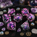 Zestaw 7 kości RPG z żywicy z ostrymi krawędziami imitujący kosmos z błękitnym płynnym wnętrzem i fioletowymi smugami | Kości Liquid Core Astral Nebula Lume Design