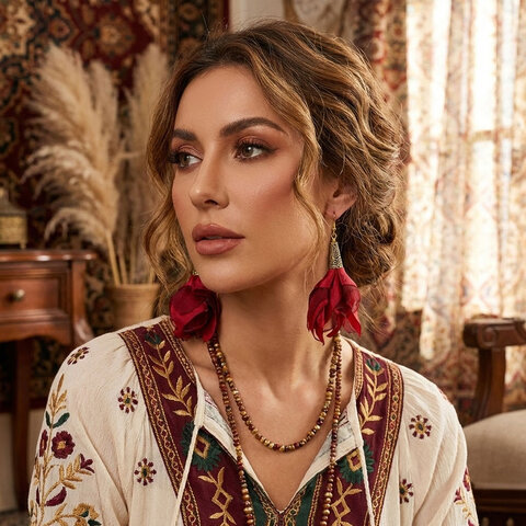 Długie kolczyki kwiaty Lume Design burgundowe czerwone antyczne złotoDługie kolczyki kwiaty Lume Design burgundowe czerwone antyczne złoto Długie kolczyki kwiaty Lume Design burgundowe czerwone antyczne złotoDługie kolczyki kwiaty Lume Design burgundowe czerwone antyczne złoto