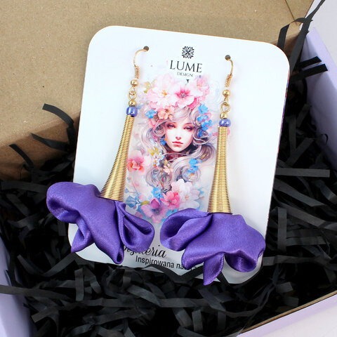 Długie kolczyki kwiaty fioletowe satynowe złote bigle Lume Design