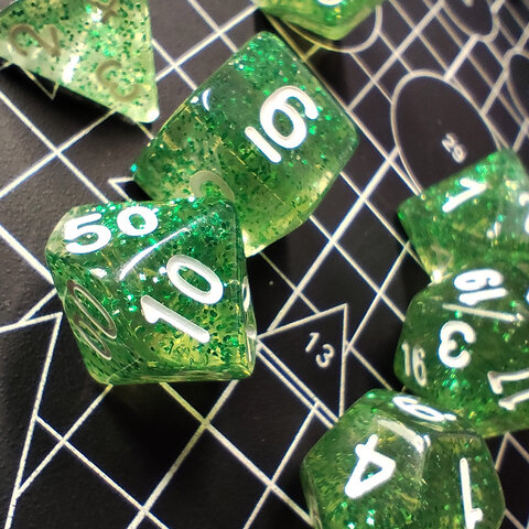 Zestaw kości RPG Emerald Dust zielone z brokatem Zestaw kości RPG Emerald Dust zielone z brokatem