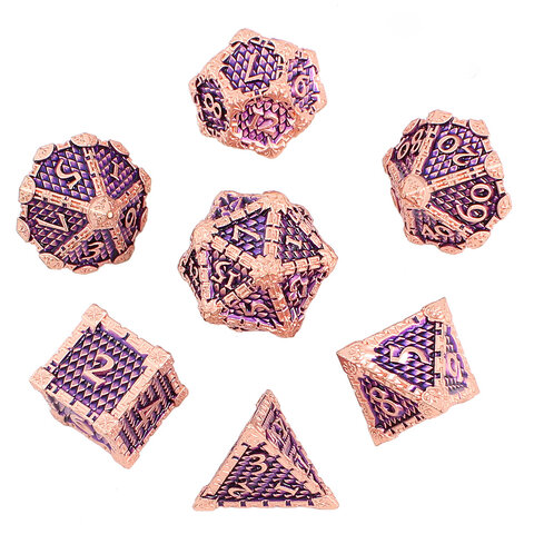 Metalowe kości RPG w kolorze różowego złota z fioletowym wypełnieniem i ornamentami | Kości Metalowe Royal Amethyst & Rose Gold Lume Design