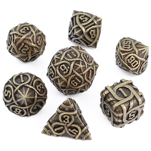 Metalowe kości RPG z rzeźbionymi wzorami celtyckich węzłów w kolorze antycznego brązu | Kości Metalowe Celtic Ancient Knots Lume Design