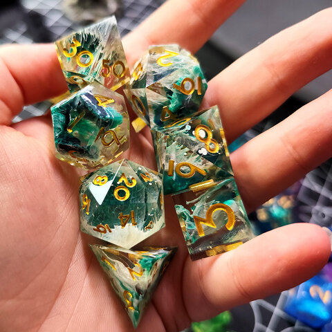 Zestaw kości RPG Sharp Edge Phantom Green z żywicy Zestaw kości RPG Sharp Edge Phantom Green z żywicy