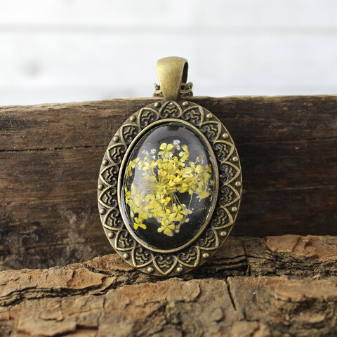 Medalion z prawdziwym kwiatem żółty Antique Me