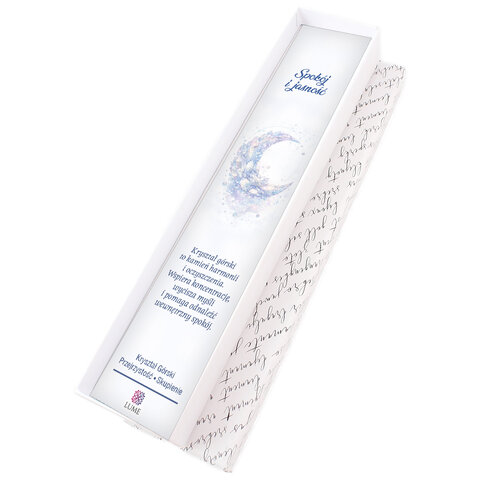 Cienka srebrna zakładka do książki pióro z zawieszką z kryształu górskiego w kształcie księżyca i ażurową rozetką w ozdobnym pudełku. Cienka srebrna zakładka do książki pióro z zawieszką z kryształu górskiego w kształcie księżyca i ażurową rozetką w ozdobnym pudełku.