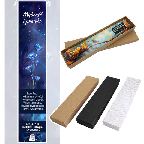 Cienka metalowa zakładka do książki piórko w kolorze grafitowym z zawieszką z granatowego kamienia Lapis Lazuli, w ozdobnym pudełku.