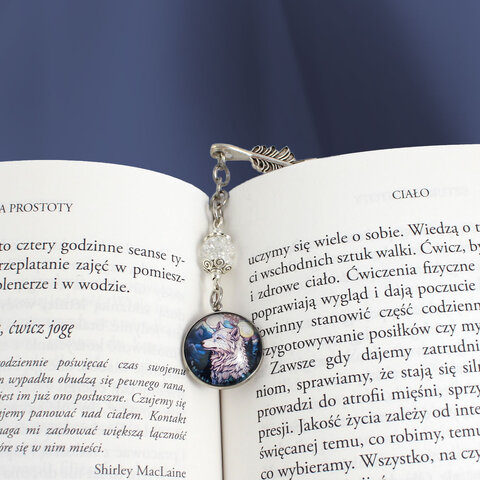 Zakładka do książki z wilkiem lodowy motyw zimowy szkło piórko