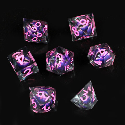 Zestaw 7 kości RPG z żywicy z ostrymi krawędziami imitujący kosmos z błękitnym płynnym wnętrzem i fioletowymi smugami | Kości Liquid Core Astral Nebula Lume Design