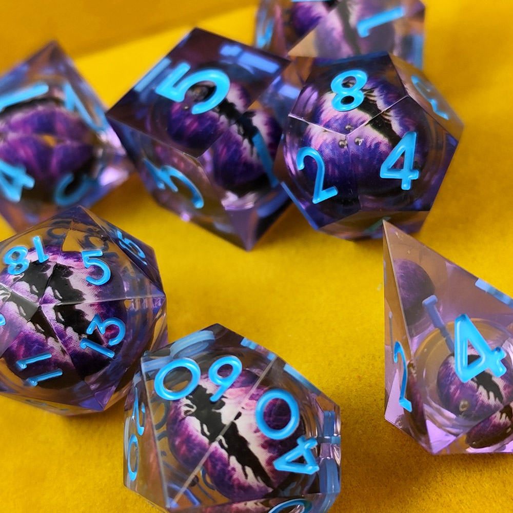 Kostki RPG żywica z okiem smoka fiolet niebieskie DnD Warhammer zestaw pudełko