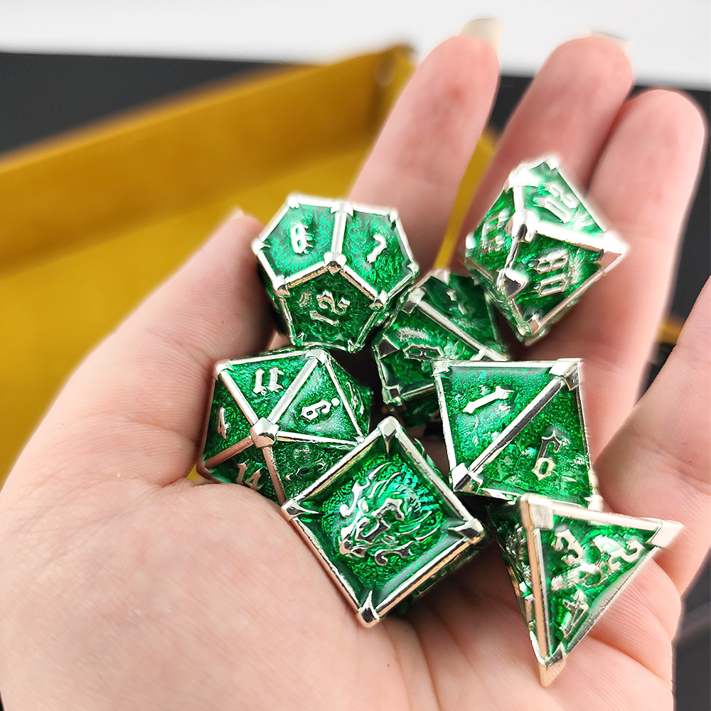 Kości RPG metalowe czaszki ciężkie zielone DnD Warhammer pudełko