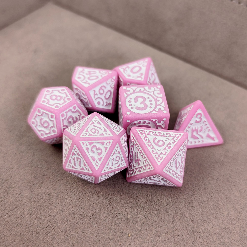 Kości RPG akrylowe różowe ornamenty D&D zestaw 7 szt. woreczek