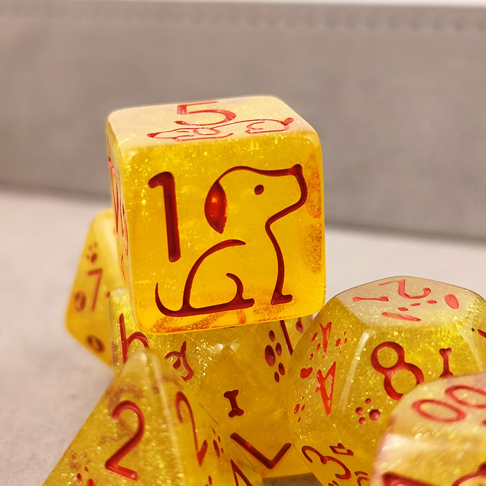 Kości RPG akrylowe pieski łapki żółte D&D zestaw 7 szt. woreczek