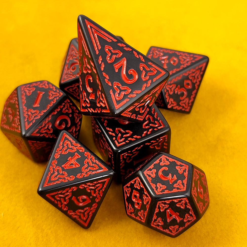 Kości RPG akrylowe czarne celtyckie czerwone D&amp;D zestaw 7 szt.