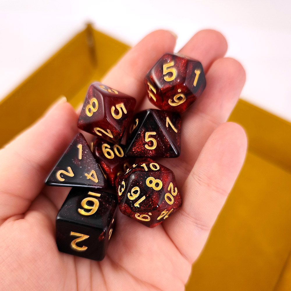 Kości RPG akrylowe czerwone brokatowe D&amp;D zestaw 7 szt. woreczek