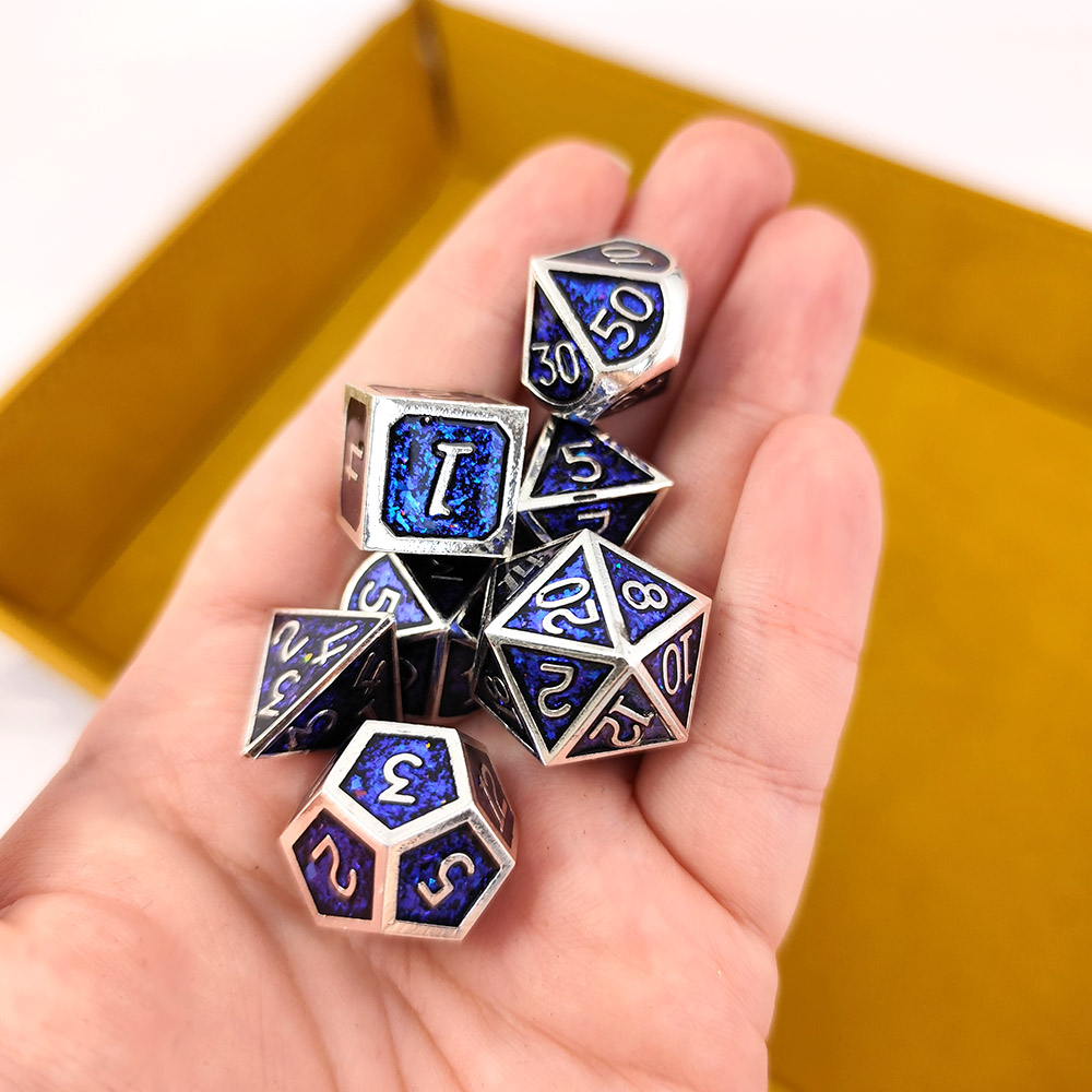 Kości RPG metalowe niebieskie srebrne D&amp;D Warhammer zestaw 7 szt.