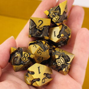 Kości RPG metalowe smoki antyczne złoto D&D zestaw 7 szt. pudełko