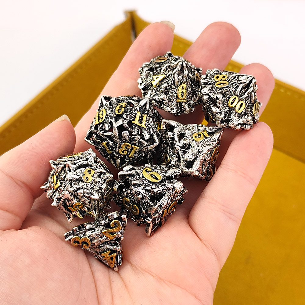 Kości RPG metalowe smoki antyczne srebro D&amp;D zestaw 7 szt. pudełko