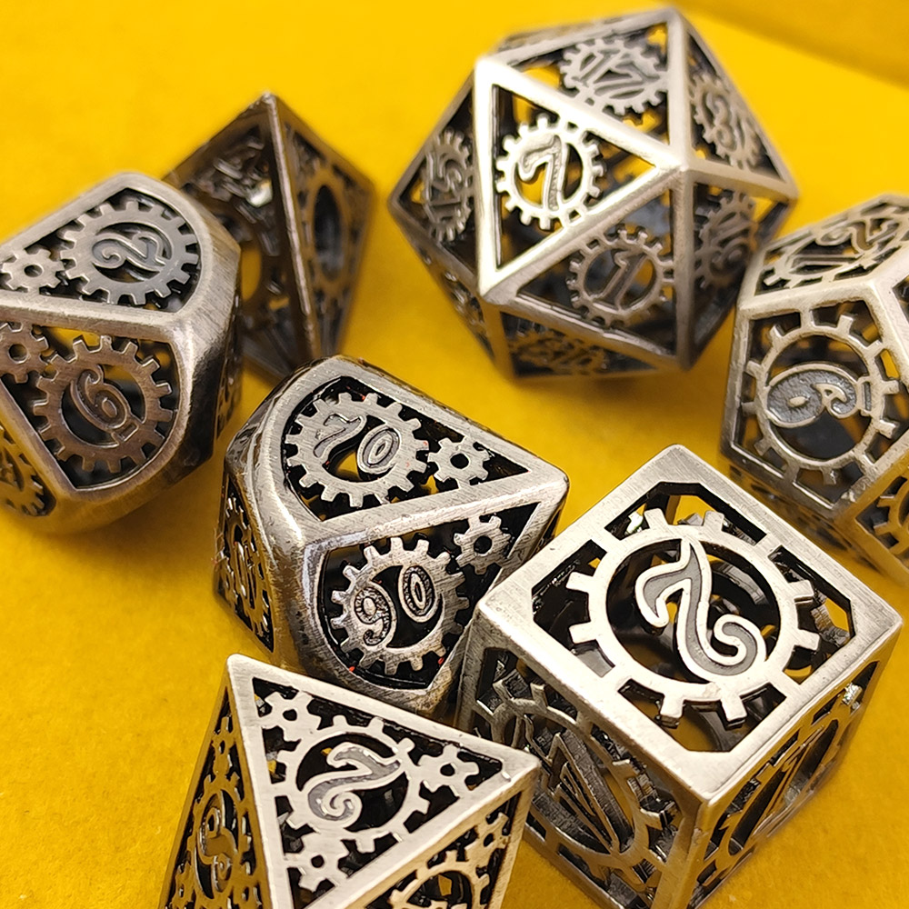 Kości RPG metalowe ażurowe steampunk trybiki D&amp;D zestaw 7 szt.