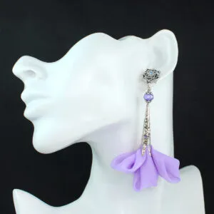 Kolczyki z tkaniny lawendowe wrzosowe długie lekkie handmade ażurowe
