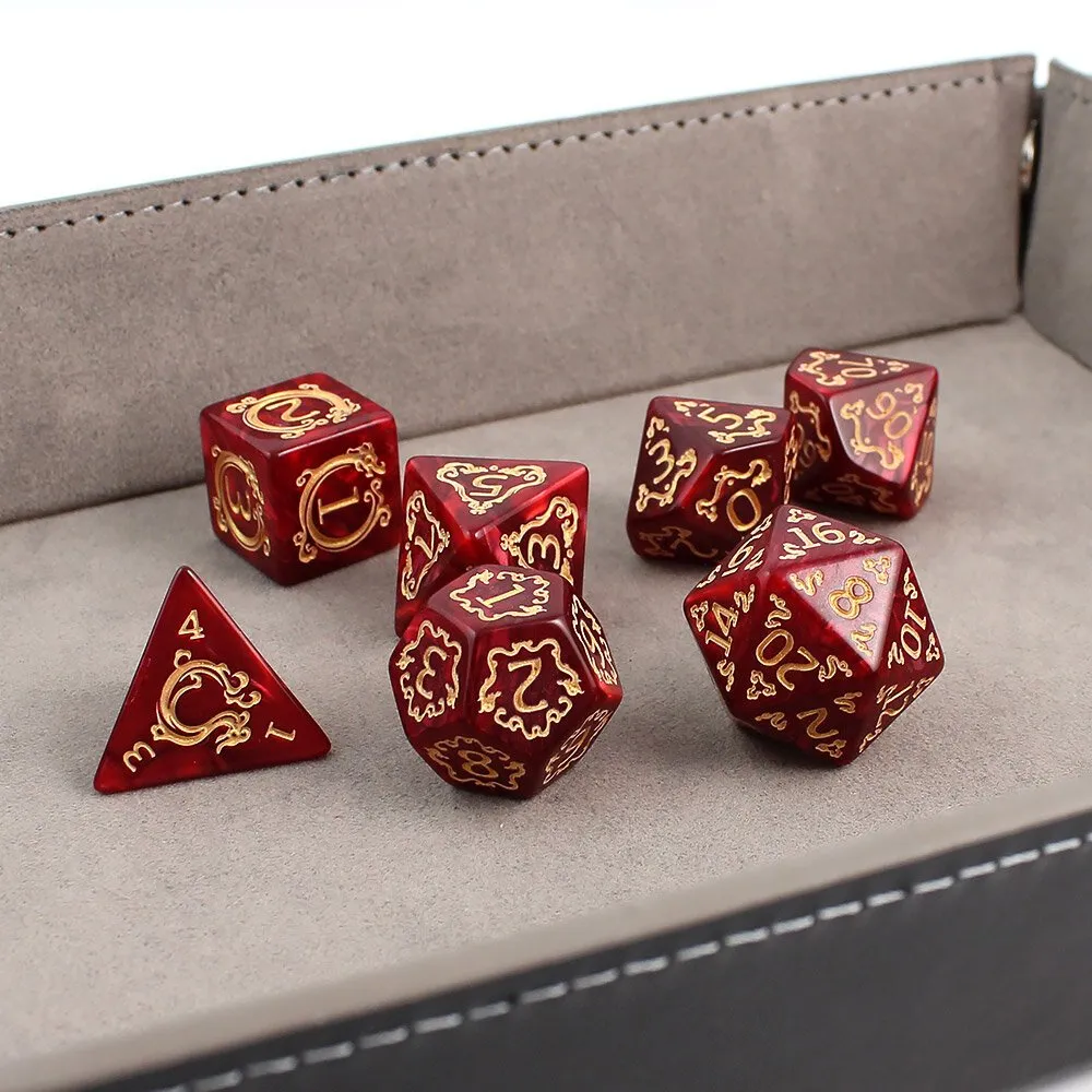 Zestaw 7 akrylowych kości RPG o zaokrąglonych krawędziach w kolorze czerwonego marmuru ze zdobieniami smoków | Akrylowe Kości Dragon's Ruby Lume Design