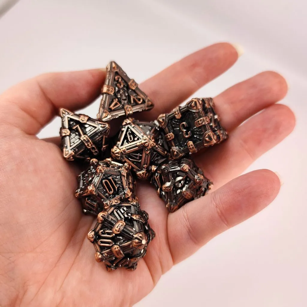 Zestaw ciężkich metalowych kości RPG Plundered Crypt Relic oksydowana miedź czaszki