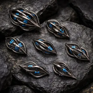 Unikatowe ażurowe kości RPG w kolorze czarnym z niebieskimi cyframi o nowoczesnym kształcie | Kości Metalowe Neon Weave Lume Design