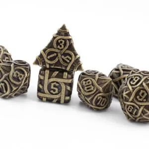 Metalowe kości RPG z rzeźbionymi wzorami celtyckich węzłów w kolorze antycznego brązu | Kości Metalowe Celtic Ancient Knots Lume Design