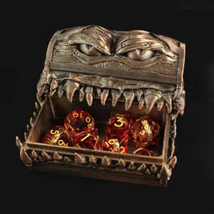 Zestaw 7 kości RPG z żywicy dymno-czerwonej z zatopionym złotym pierścieniem z elfią inskrypcją | Kości Żywiczne Elven Ring of Power Lume Design