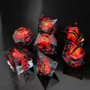 Zestaw kości RPG Red Wyrm's Eye Liquid Core z ruchomym czerwonym okiem smoka