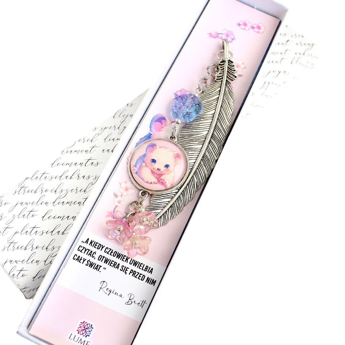 Ozdobna zakładka do książki w pudełku z personalizowaną dedykacją, grafika misia, prezent dla dziecka