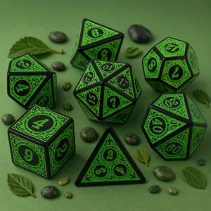 Zestaw czarno-zielonych kości RPG Verdant Arcane z ozdobnymi grawerowanymi ramkami.